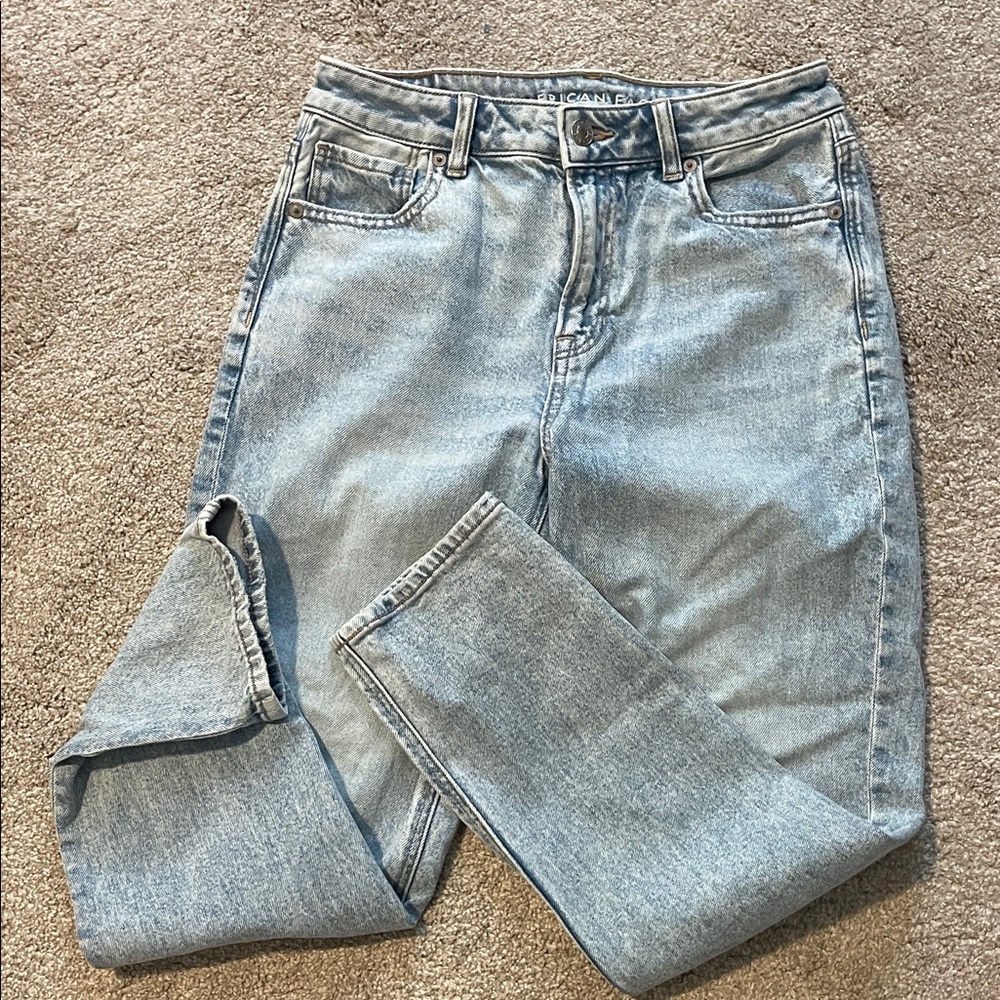 American Eagle Outfitters Mom Jeans 4 Short